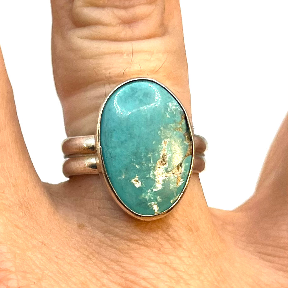 Kingman Turquoise Round Geometric Sterling Silver Ring – Handcrafted Southwest-Inspired Jewelry