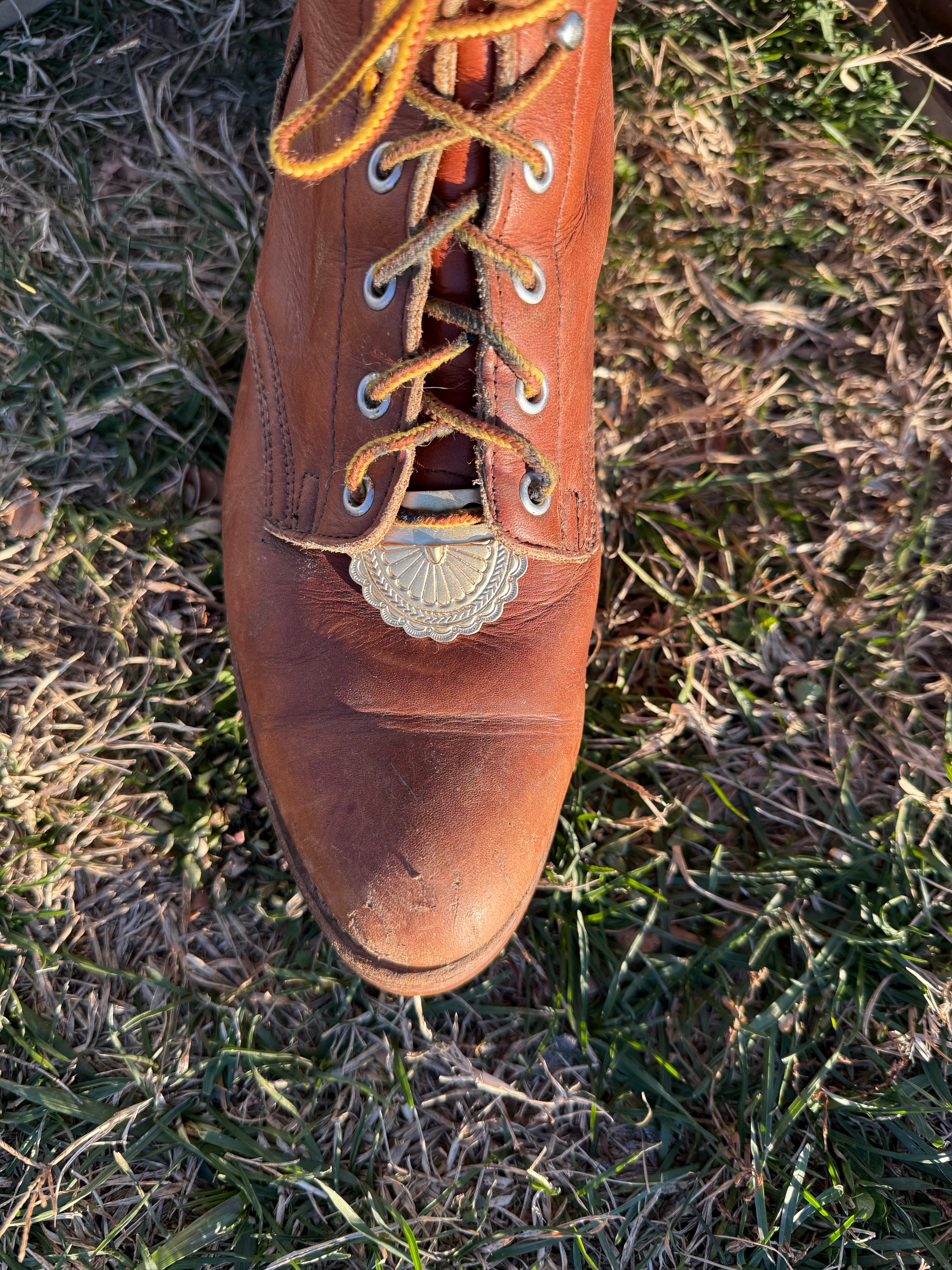 White or Yellow Brass Boot Conchas – Lace-In Western Accents