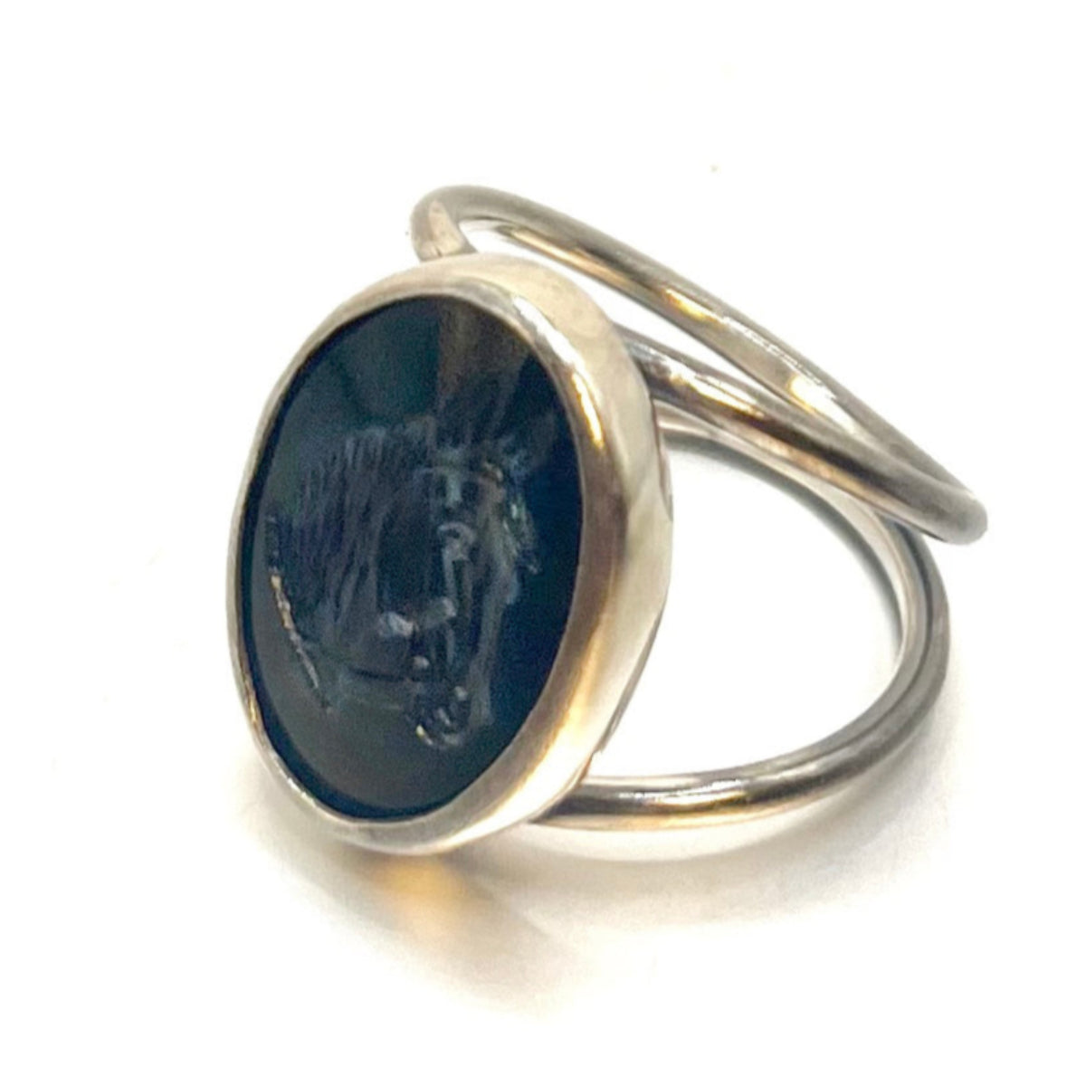 Hand-Carved Obsidian Horse Head Saddle Ring – Equestrian-Inspired Artisan Jewelry