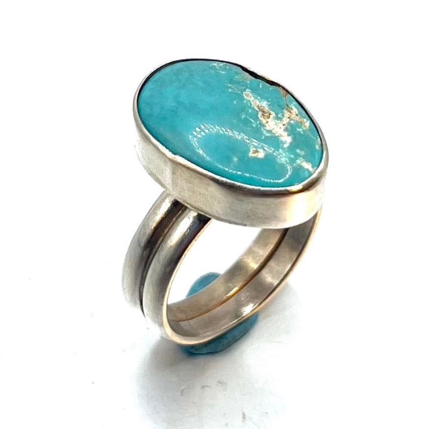 Kingman Turquoise Round Geometric Sterling Silver Ring – Handcrafted Southwest-Inspired Jewelry