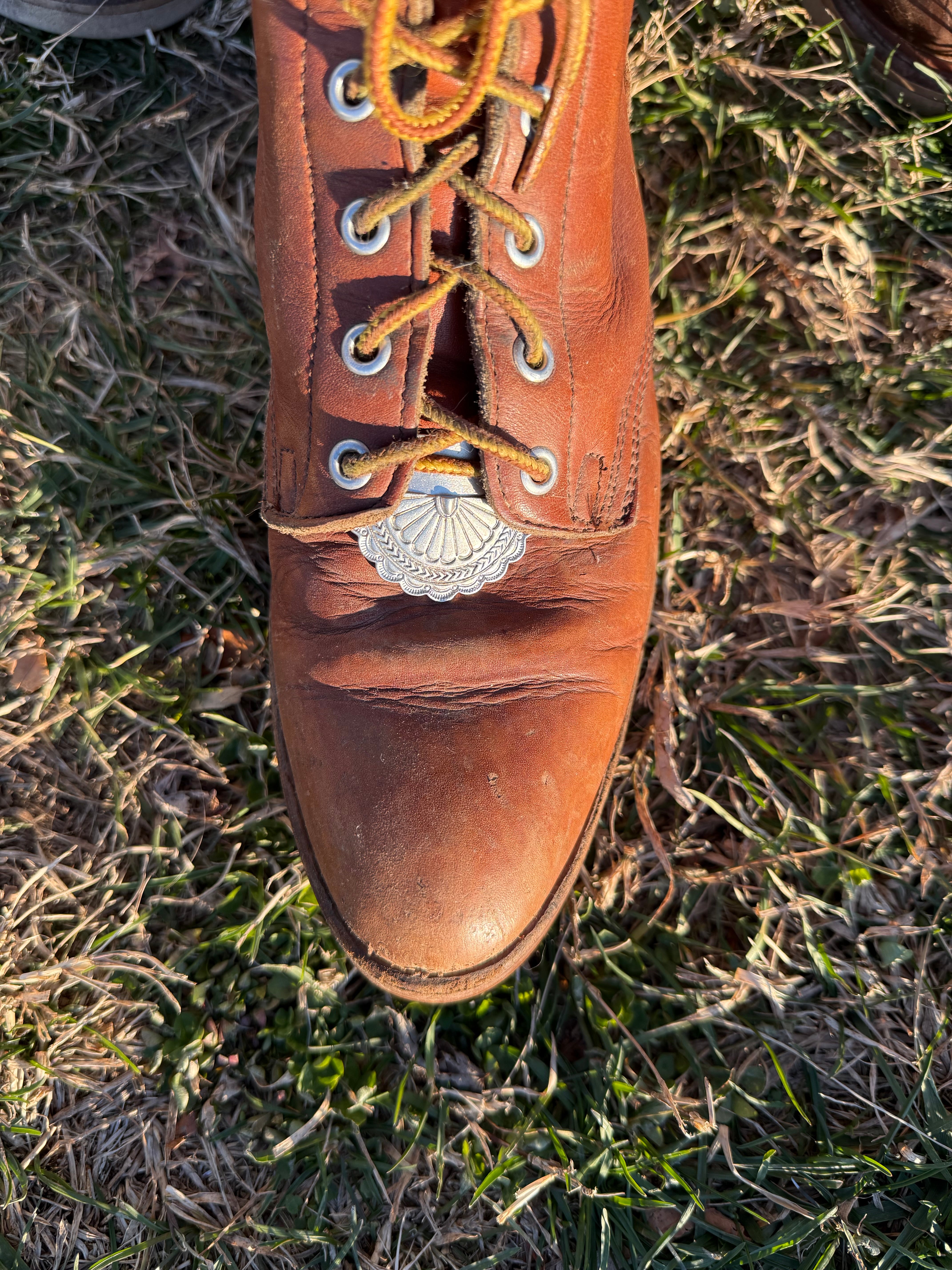 White or Yellow Brass Boot Conchas – Lace-In Western Accents